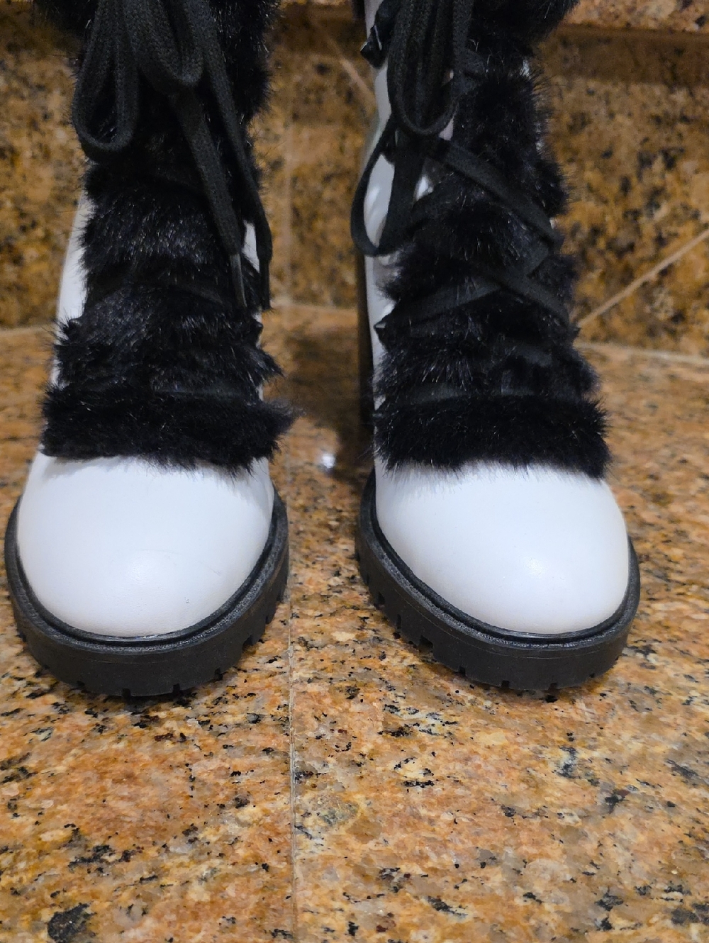 Guess Faux Fur Lined Block Heel Boots - SZ 10 - Picture 2 of 14